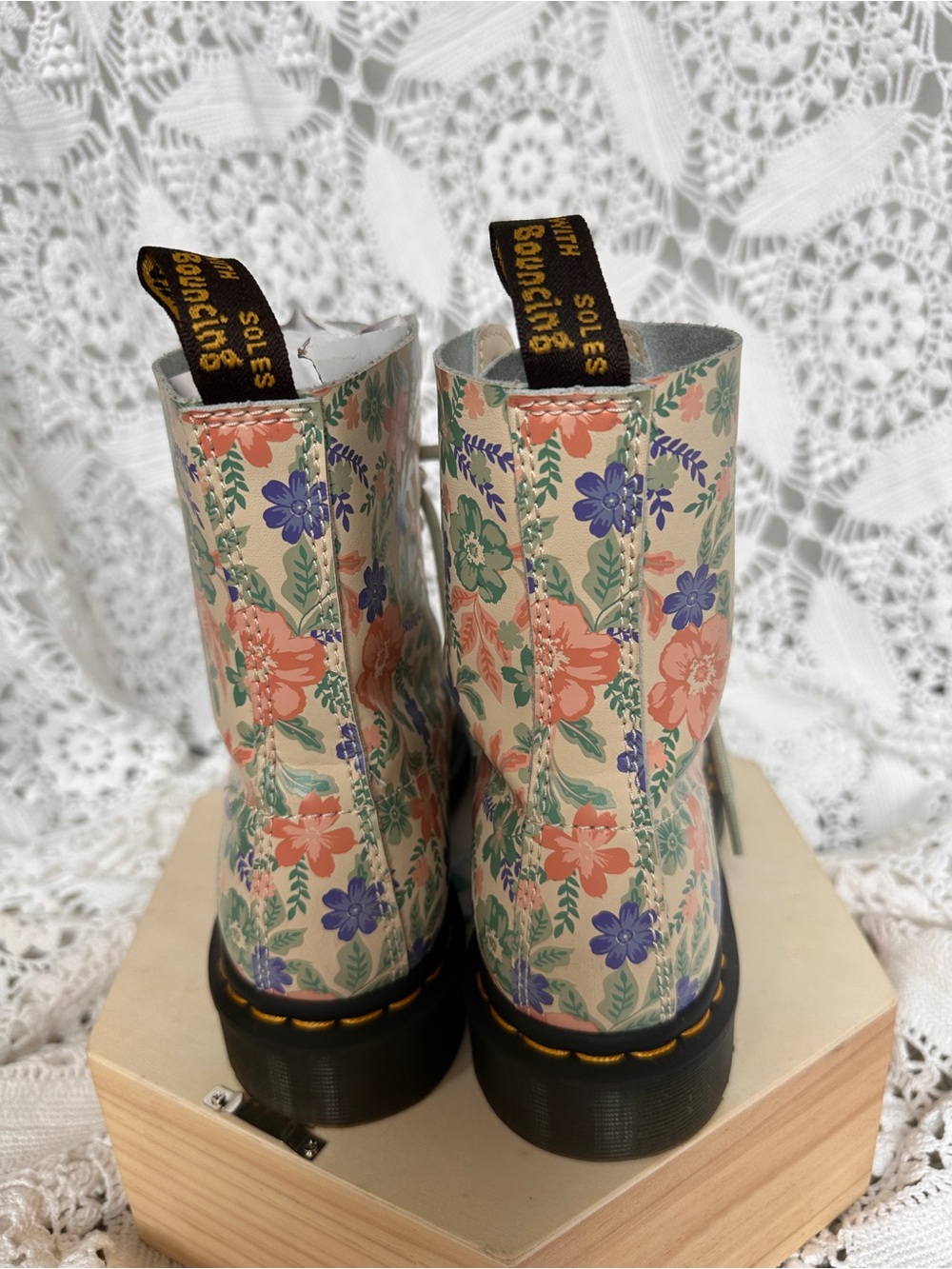 Dr. Martens 1460 Pascal Floral Reclaimed Leather Boots Cloud Cream Multi Sz7 - Picture 4 of 15
